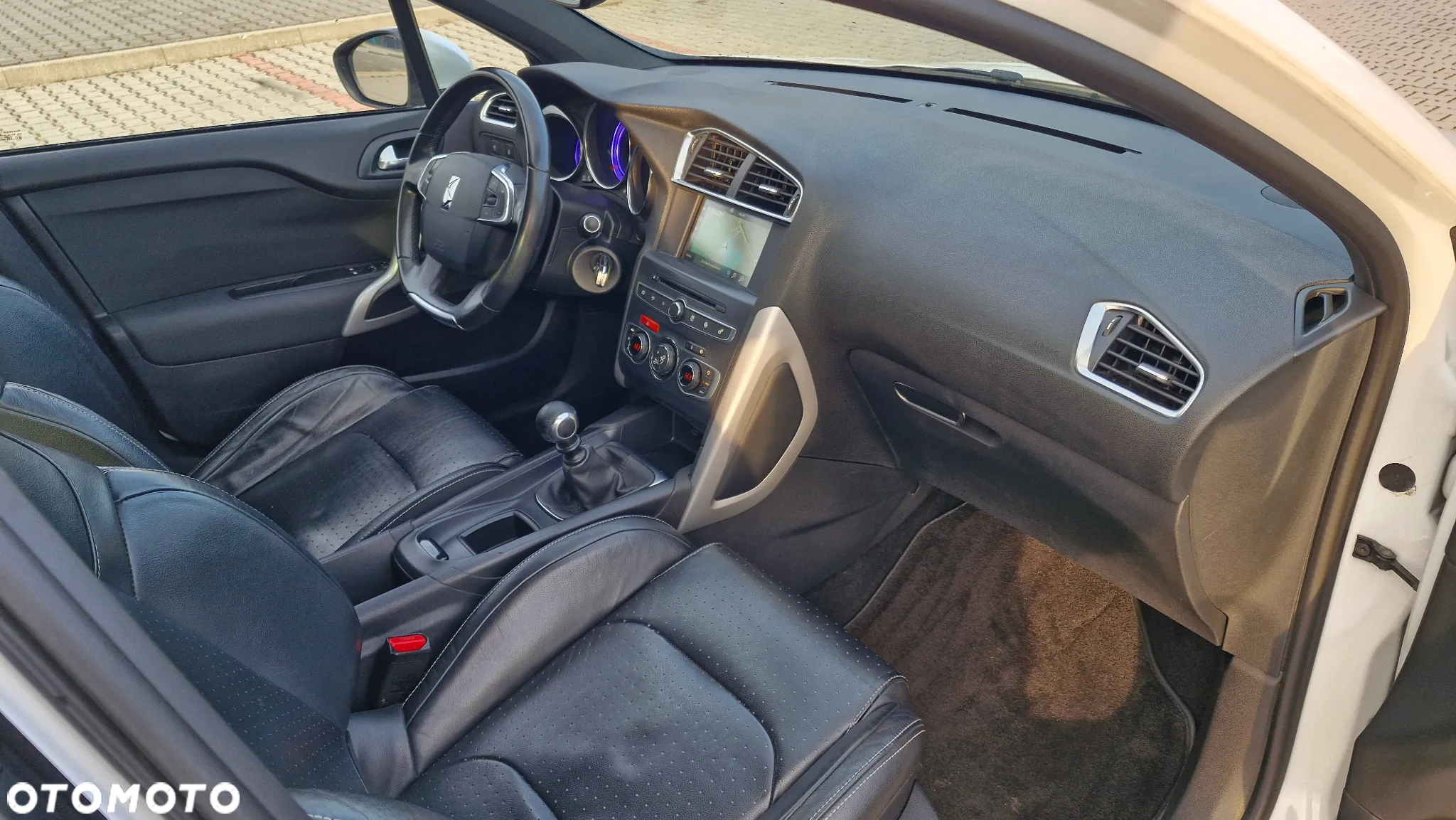 Citroën DS4 e-HDi 115 Chic - 17