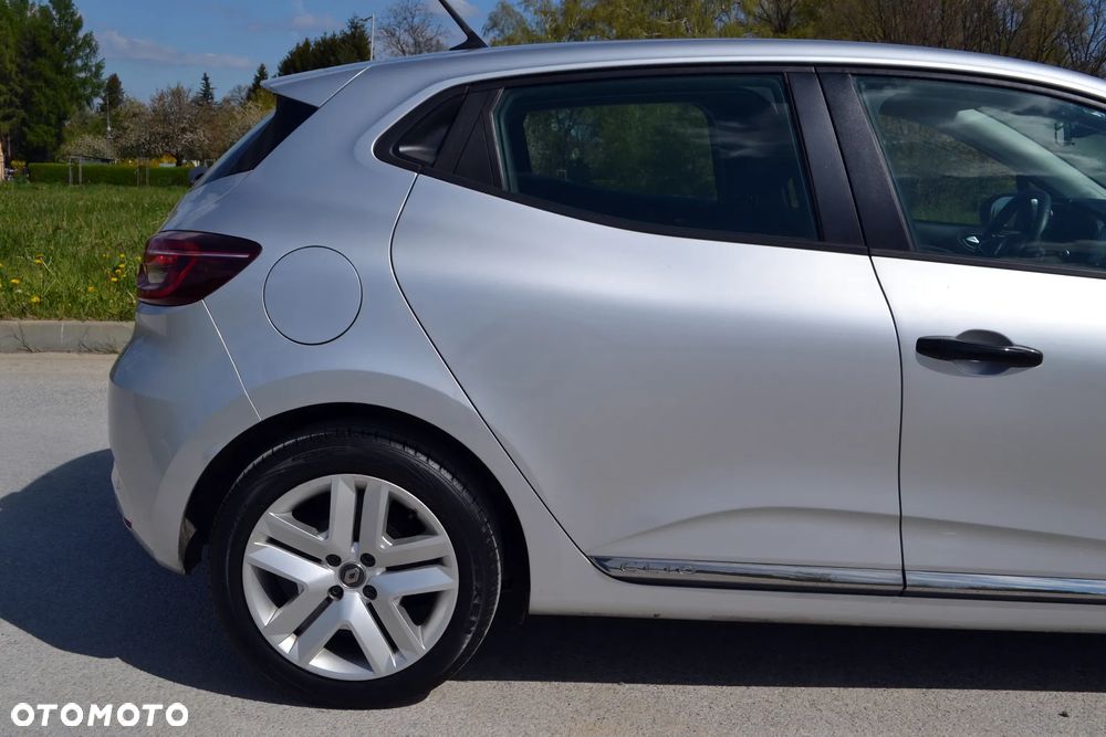 Renault Clio - 10