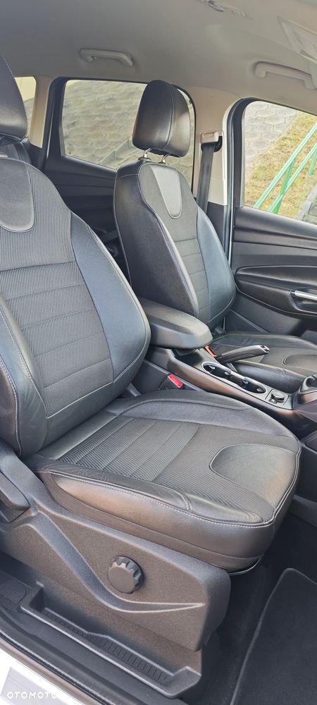 Ford Kuga 1.5 EcoBoost 2x4 Titanium - 21