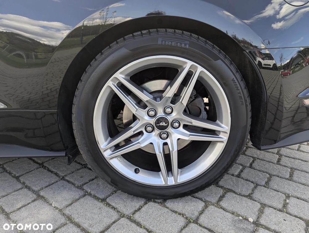 Ford Mustang 5.0 V8 GT - 4