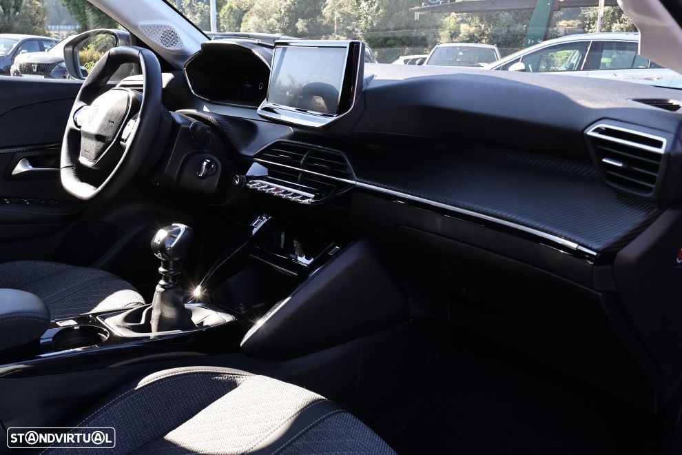 Peugeot 208 1.2 PureTech Allure - 12