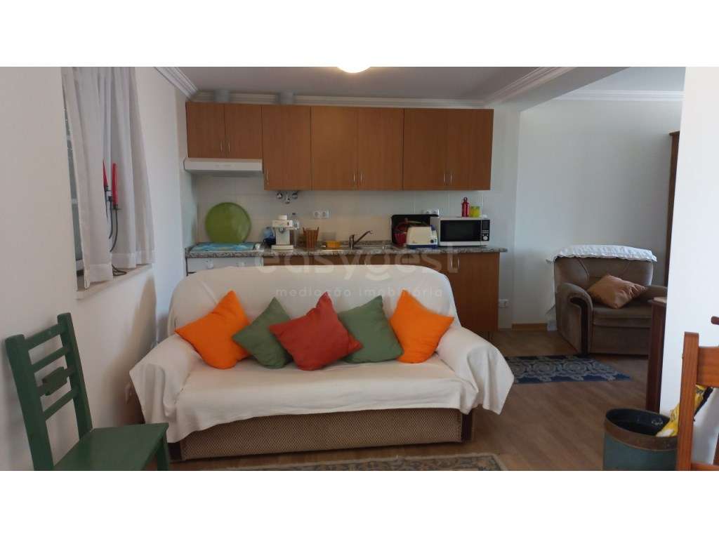 Moradia com Garagem, Terraço e Anexos em Pernes - Grande imagem: 4/20