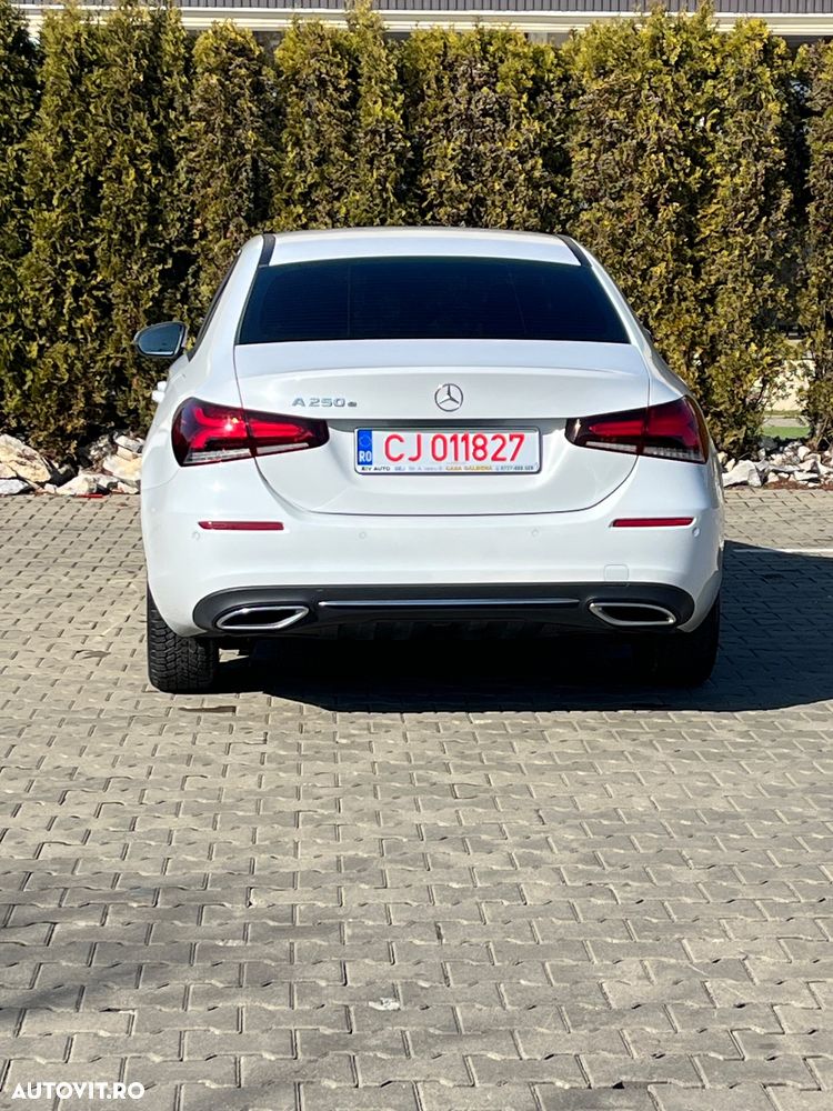 Mercedes-Benz A 250 e Sedan Aut. - 8