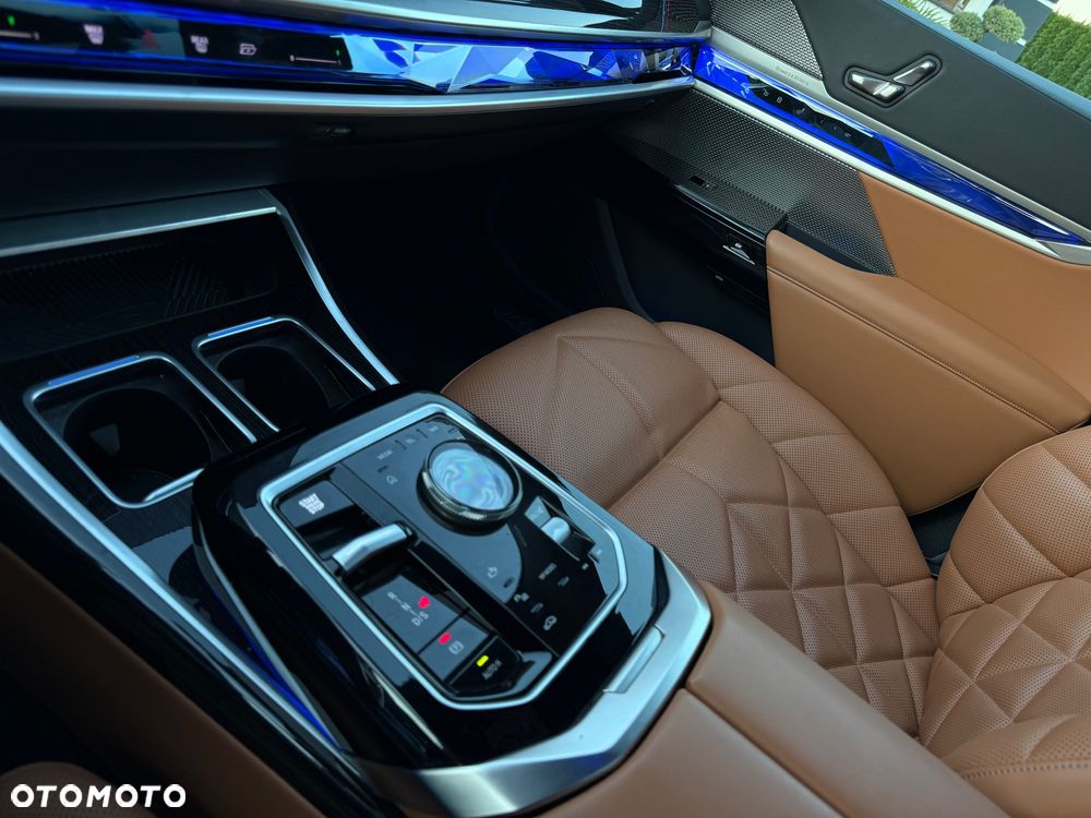 BMW Seria 7 730d xDrive sport - 36