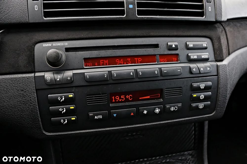 BMW Seria 3 320i - 32