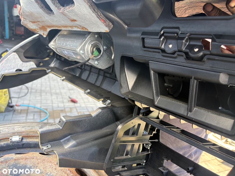Konsola BMW E90 Nawigacja EU - 7