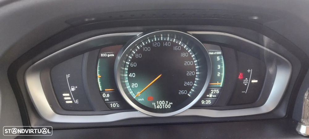 Volvo XC 60 2.0 D4 Momentum - 23