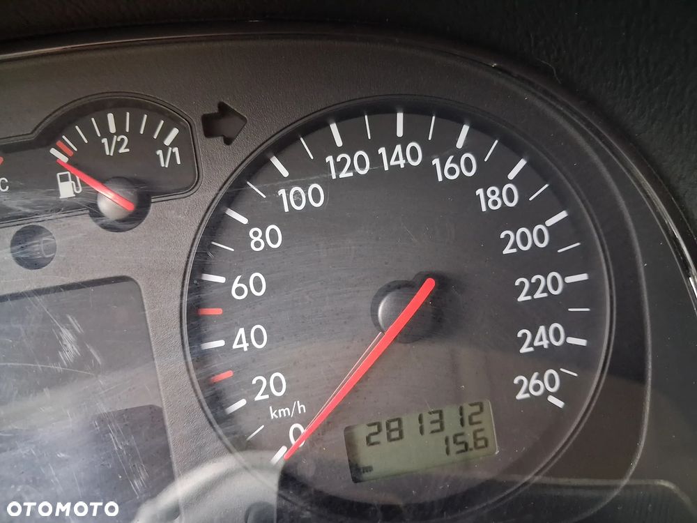 Volkswagen Golf - 8