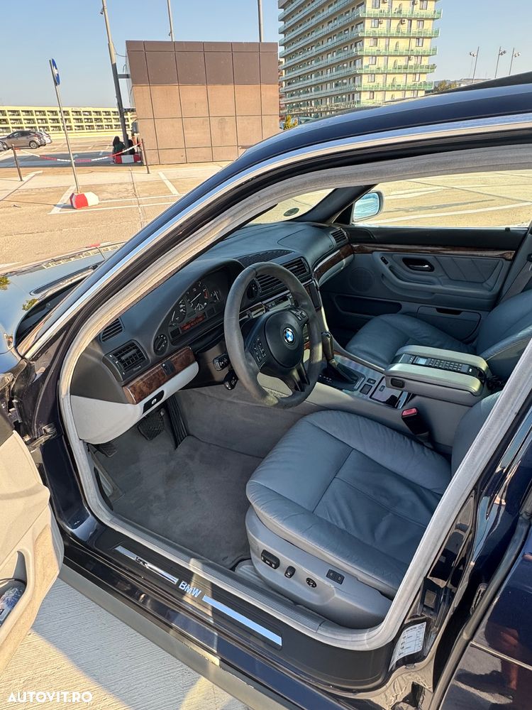 BMW Seria 7 728iA - 7