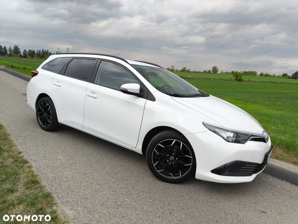 Toyota Auris 1.33 Dual-VVT-i Cool - 6