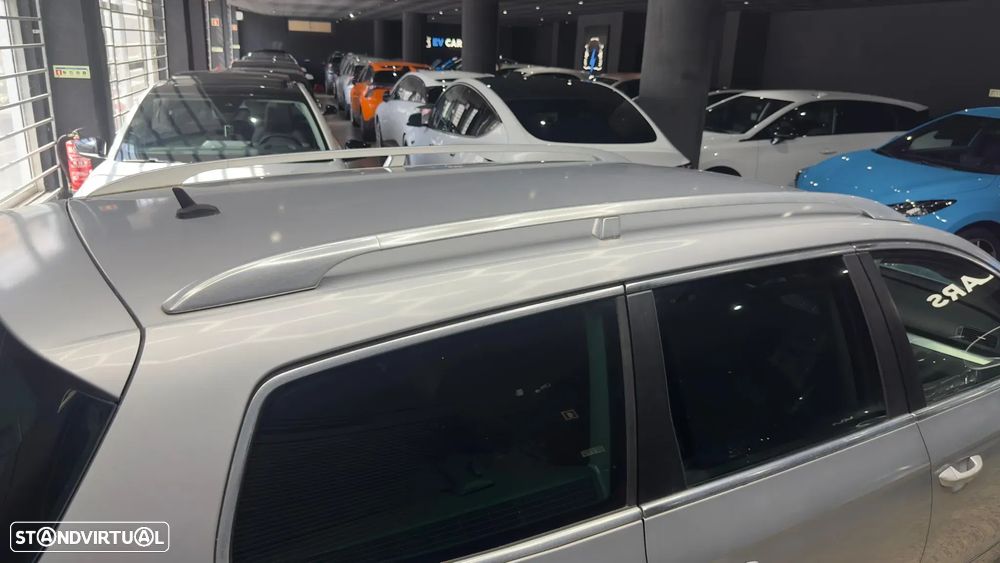 VW Passat Variant 2.0 TDI Highline - 24