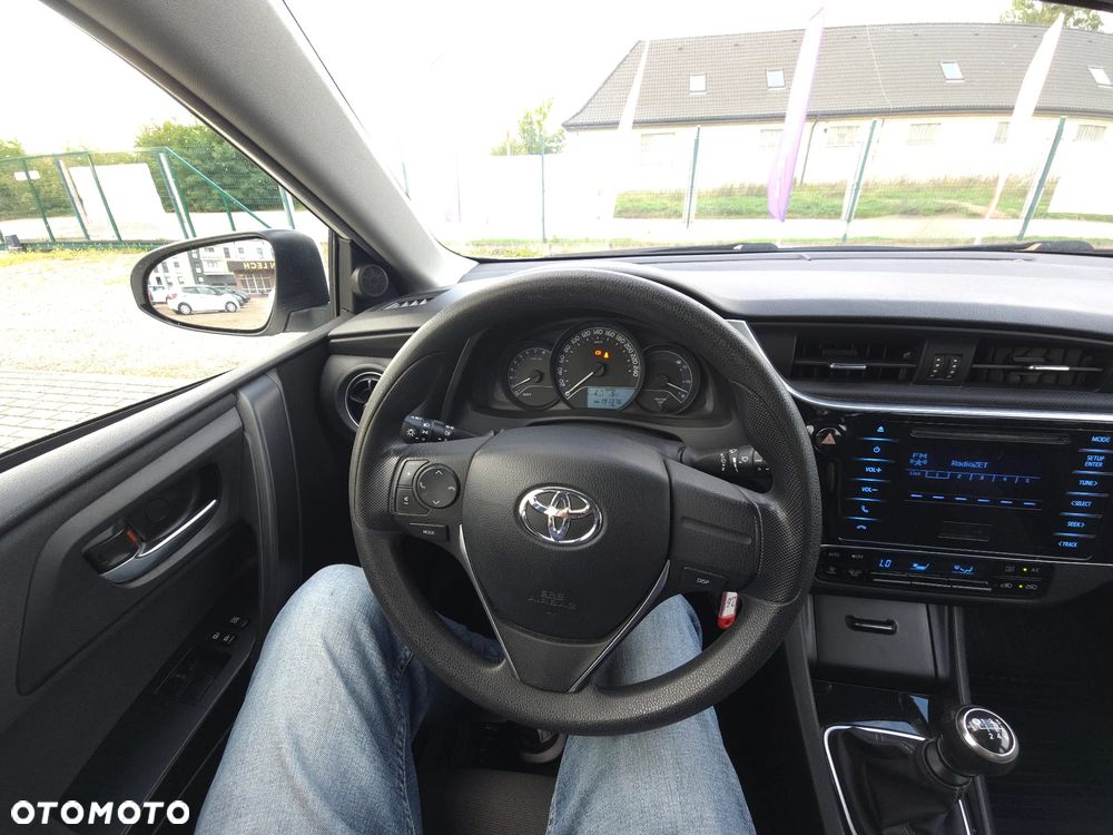 Toyota Auris 1.6 Premium - 30