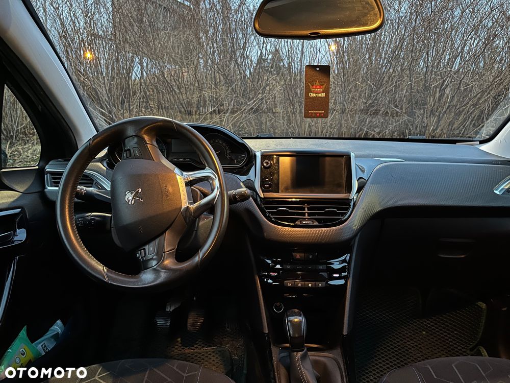 Peugeot 2008 PureTech 82 Signature - 1