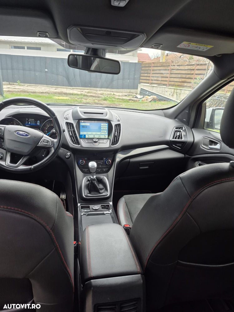 Ford Kuga 1.5 TDCi 2WD ST-Line - 6