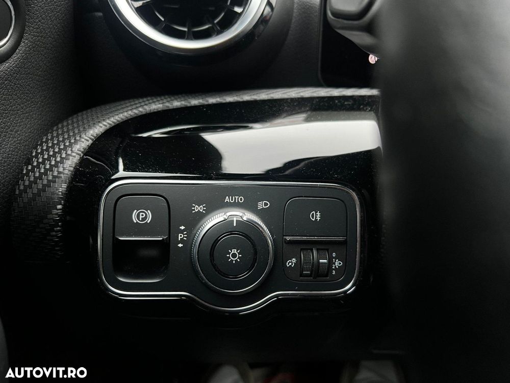 Mercedes-Benz CLA 180 d 8G-DCT - 31