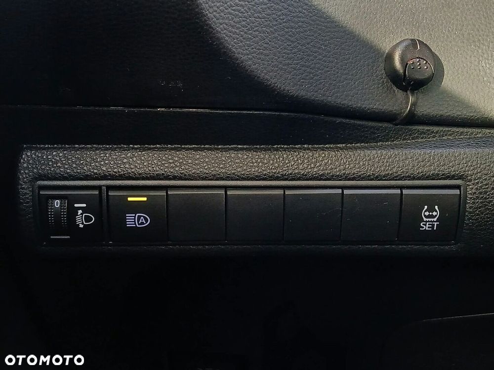 Toyota Corolla - 32