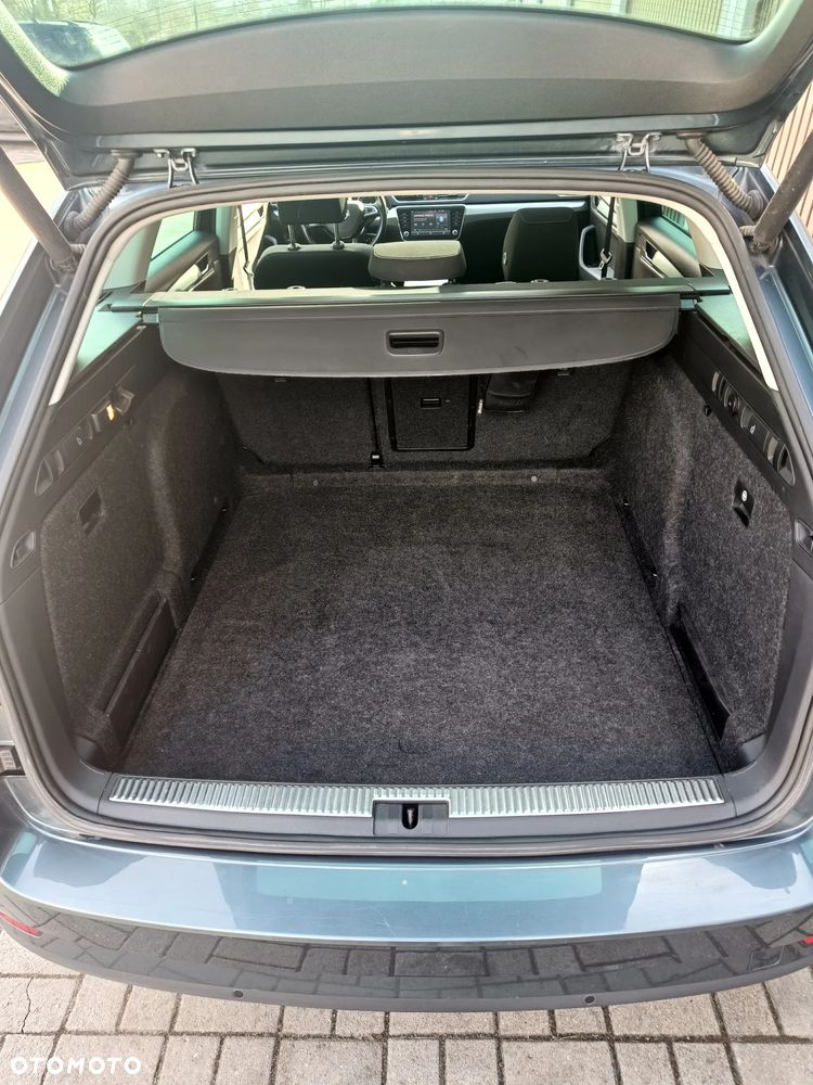 Skoda Superb 1.6 TDI DSG Ambition - 32