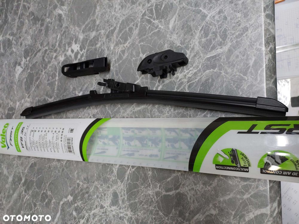 WYCIERACZKA PŁASKA FIRST MULTICONNECTION 350X1  ABARTH 500 / 595 / 695, 500C / 595C / 695C; CHEVROLET MATIZ, SPARK, TRAX; DAIHATSU CHARADE VIII, CUORE V, TERIOS, YRV; FIAT 500 10.93- - 1