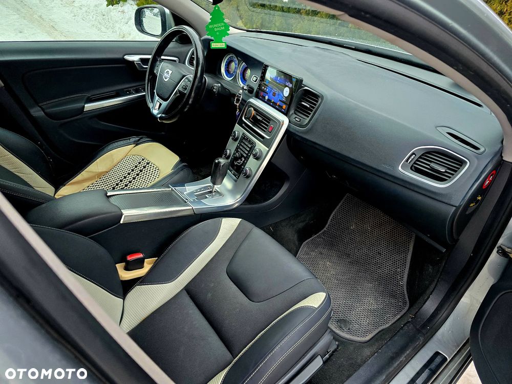 Volvo V60 D4 Geartronic RDesign - 23