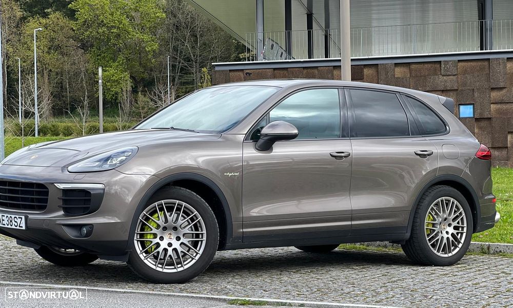 Porsche Cayenne S E-Hybrid Platinum Edition - 4