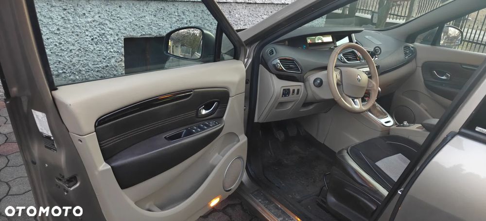 Renault Scenic 1.9 dCi Privilege - 17