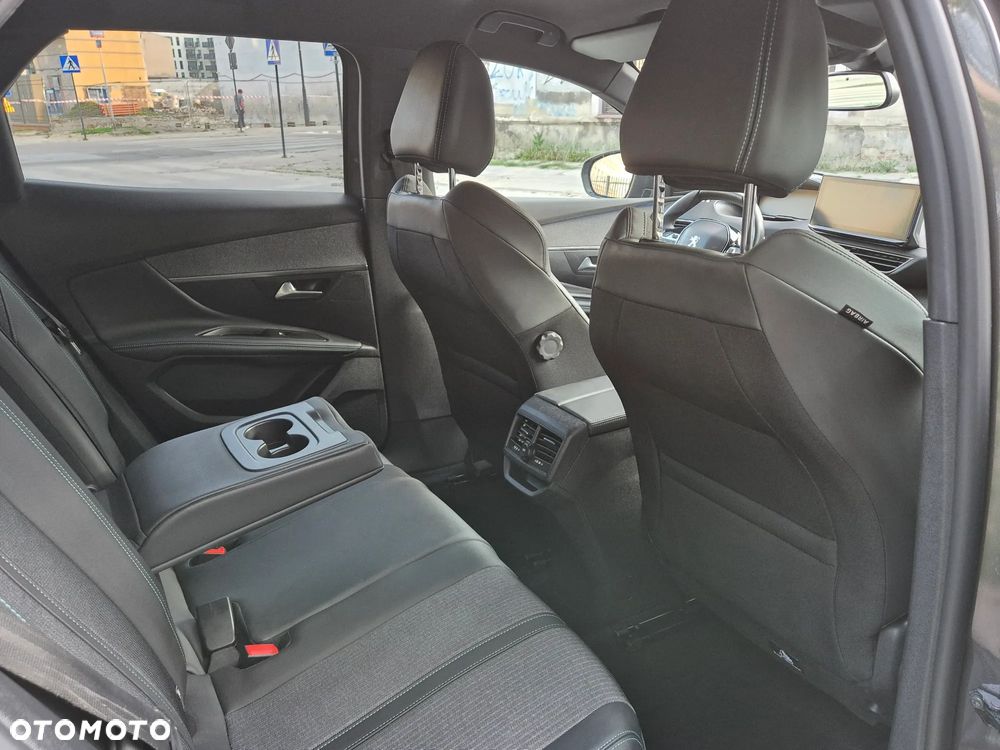 Peugeot 3008 PureTech 130 Stop & Start GPF EAT8 Allure - 13