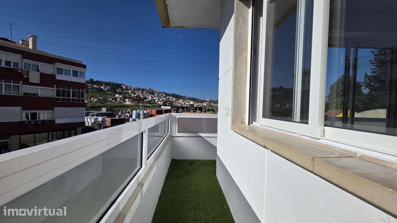 Apartamento T1 Totalmente Renovado com Varanda em Odivelas – Pronto a - Grande imagem: 3/18