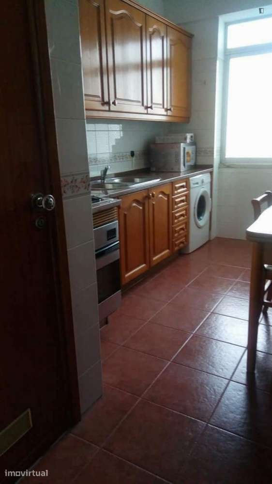 Quarto - localizado em Amadora Lisbon - Grande imagem: 5/8