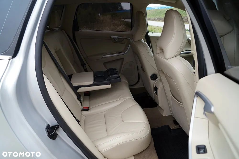 Volvo XC 60 D4 Edition Pro - 27