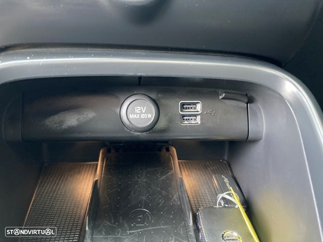 Volvo XC 40 T4 Geartronic R-Design - 26