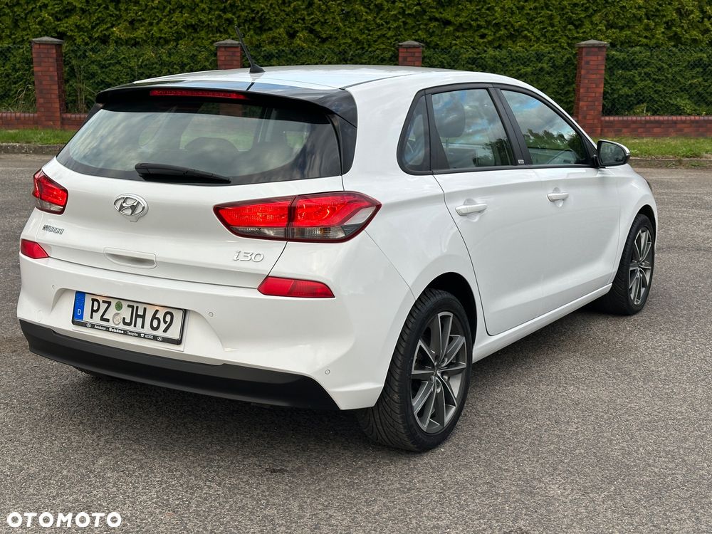 Hyundai i30 1.6 CRDI Intro - 12