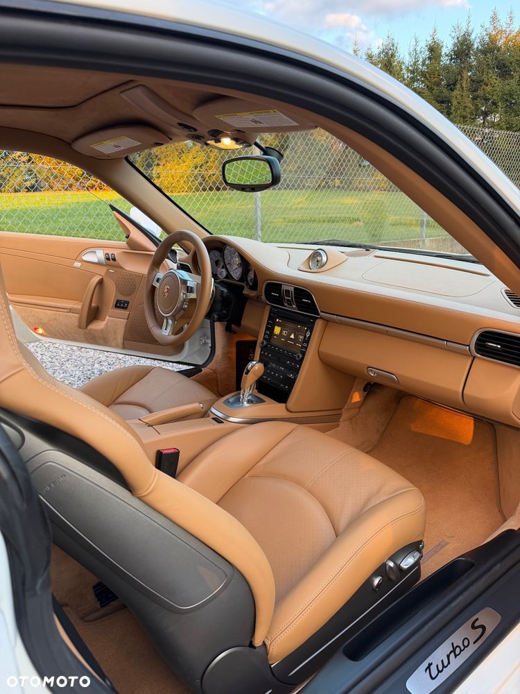 Porsche 911 Turbo S - 29