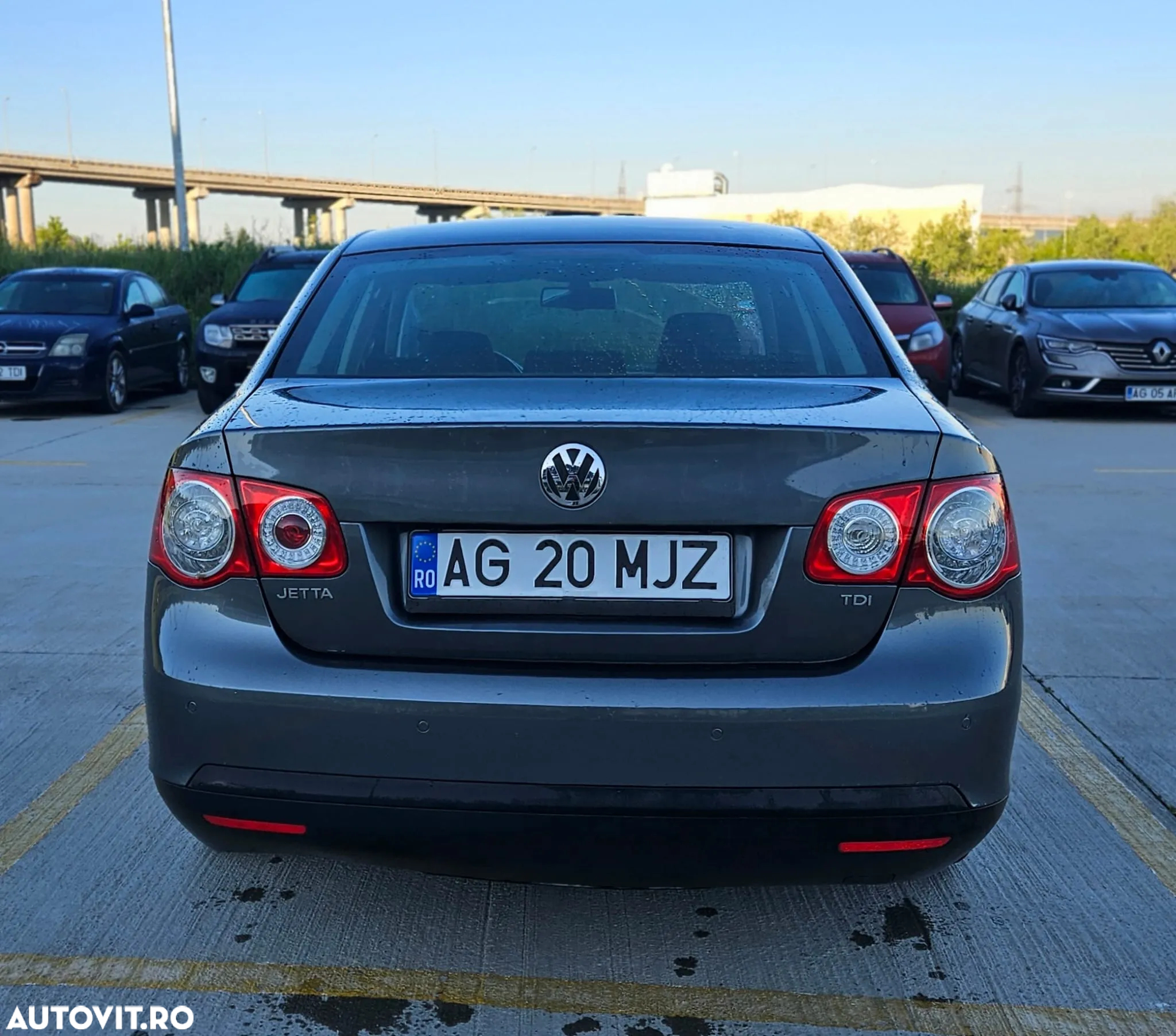 Volkswagen Jetta 1.6 TDI Blue Motion Technology Comfortline - 4