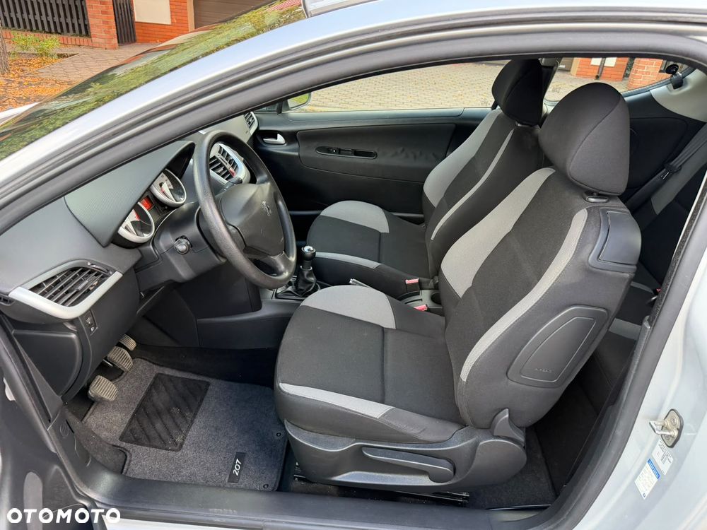 Peugeot 207 - 6
