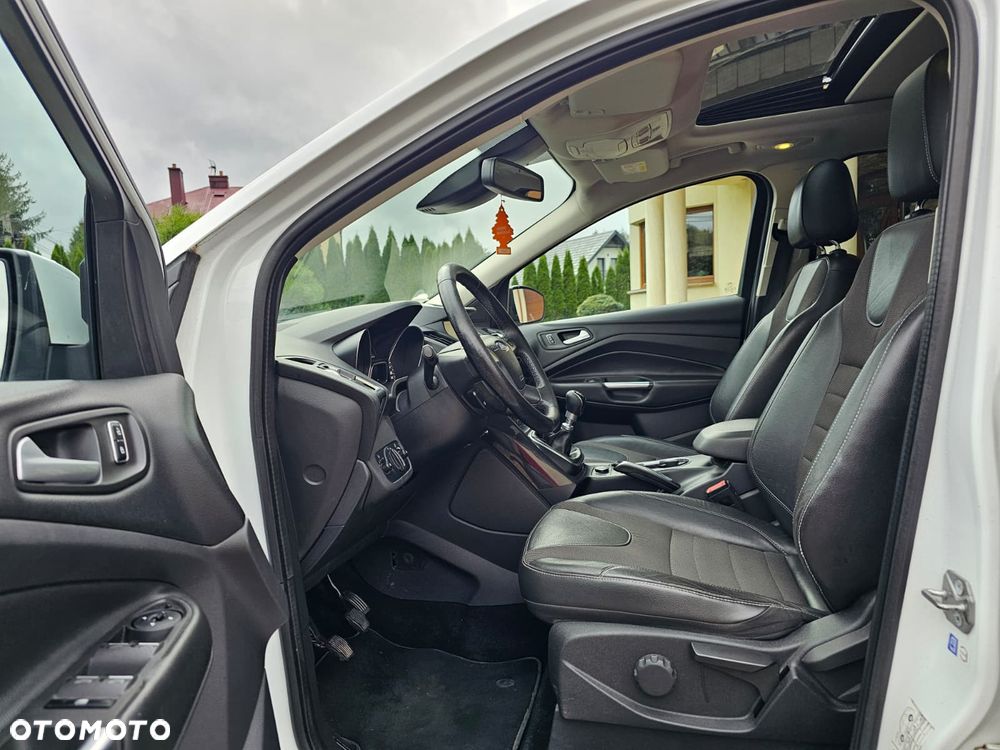 Ford Kuga 2.0 TDCi 4x4 Titanium - 34