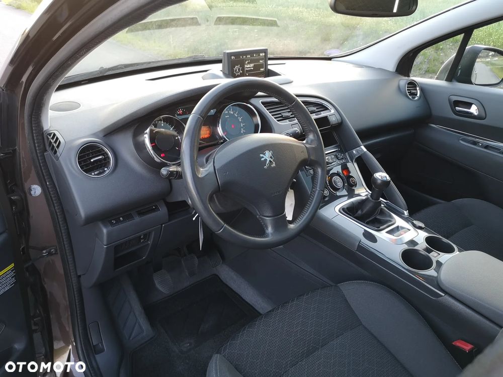 Peugeot 3008 1.6 Premium - 5