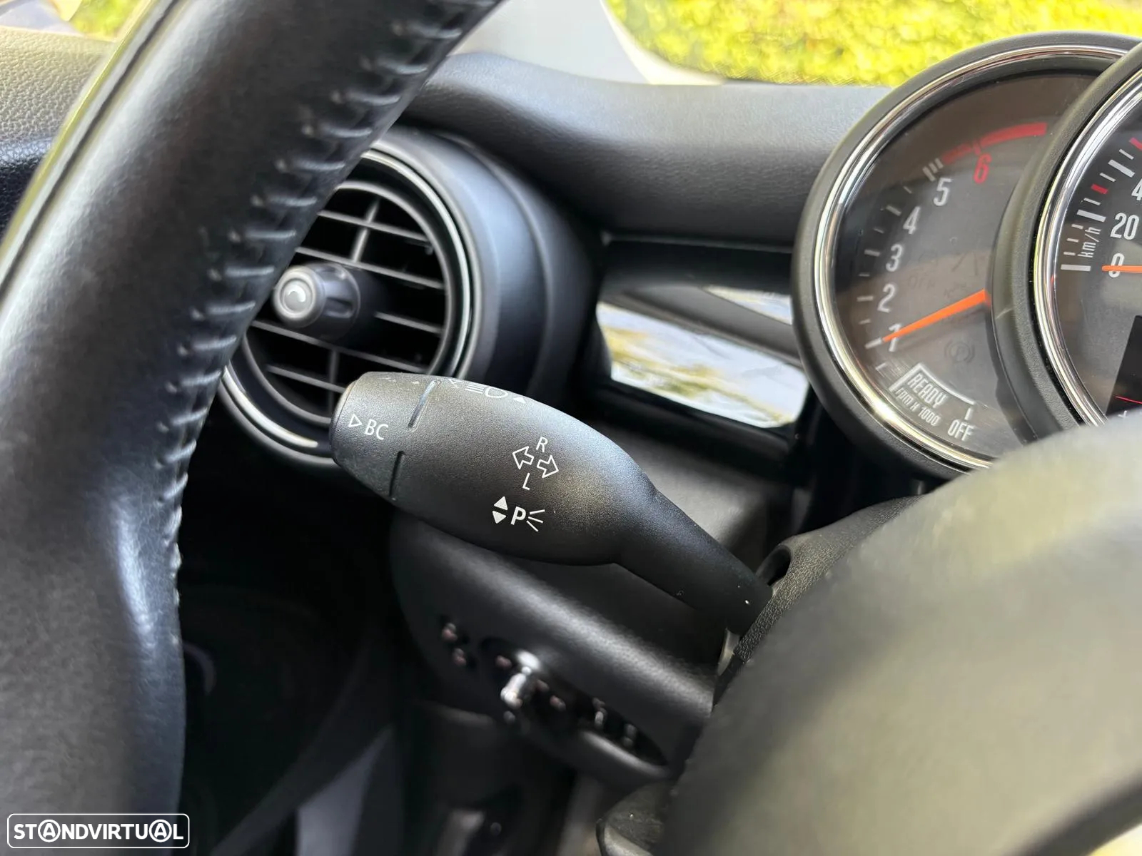 MINI 5 Portas Cooper D Aut. - 20