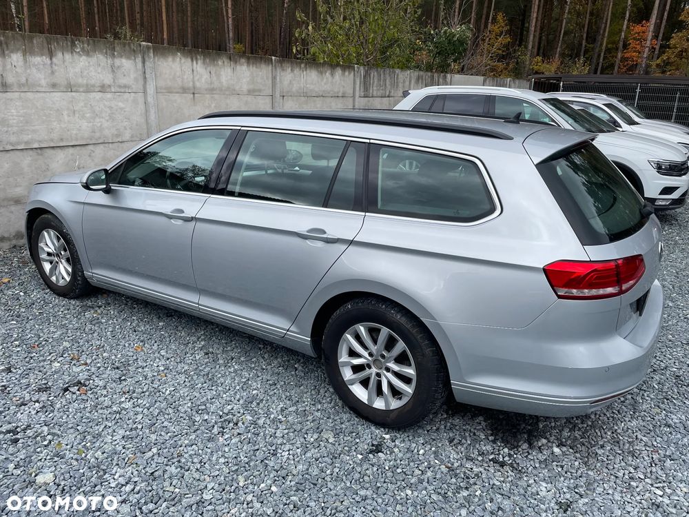 Volkswagen Passat - 4