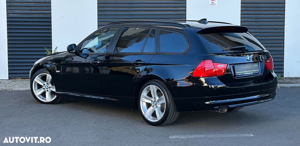 BMW Seria 3 318d DPF Touring Aut. - 3