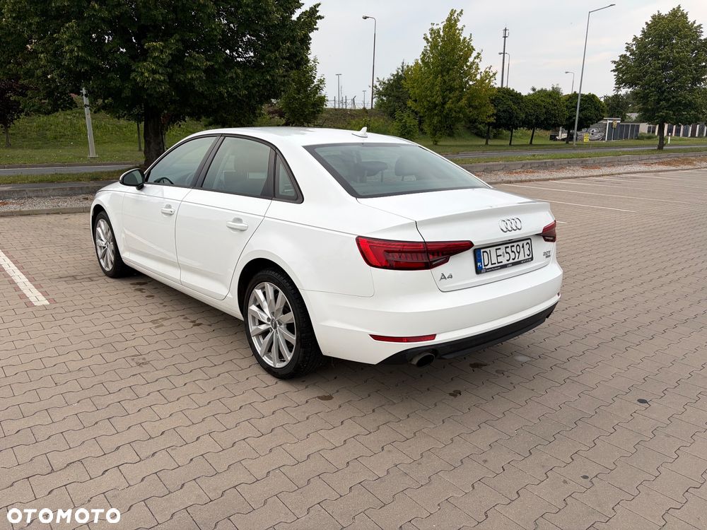Audi A4 Limousine - 5
