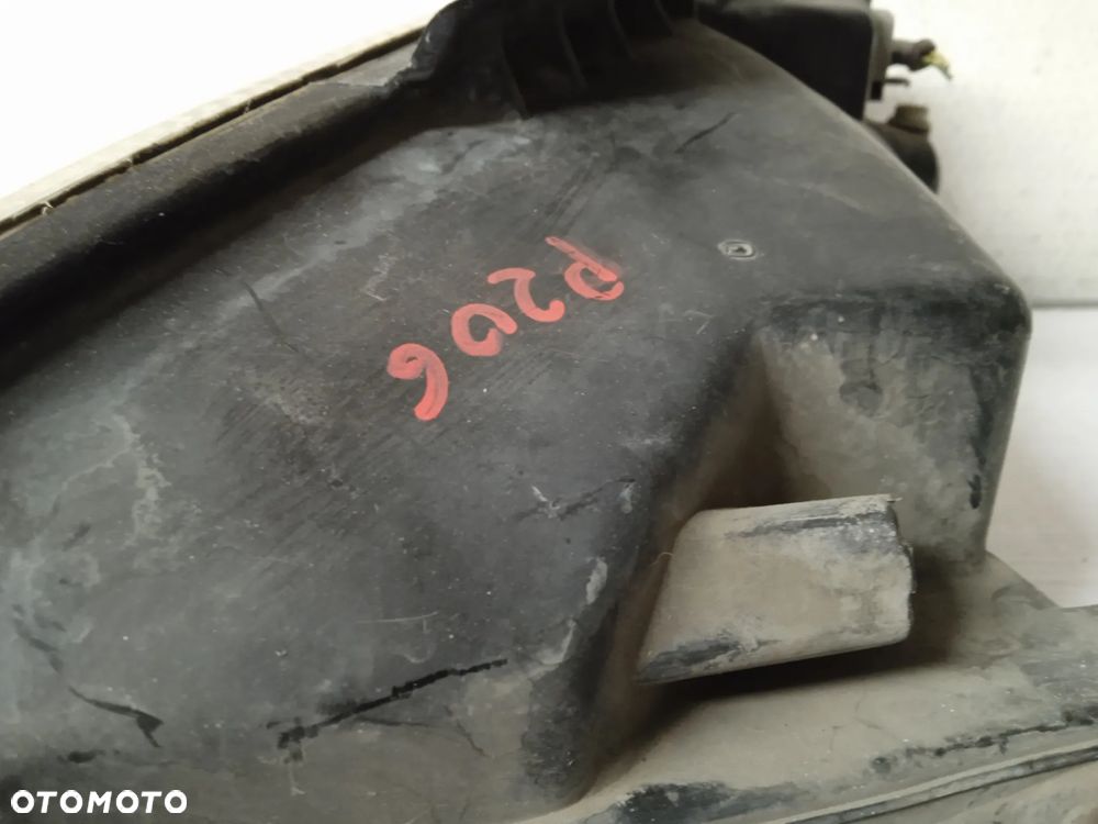 REFLEKTOR PRAWY PEUGEOT 206 98-03 - 4