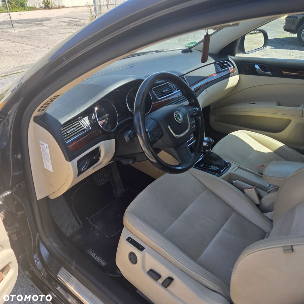 Skoda Superb 1.8 TSI Elegance DSG - 5