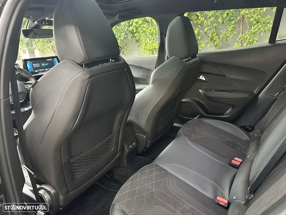 Peugeot e-2008 GT Pack - 13