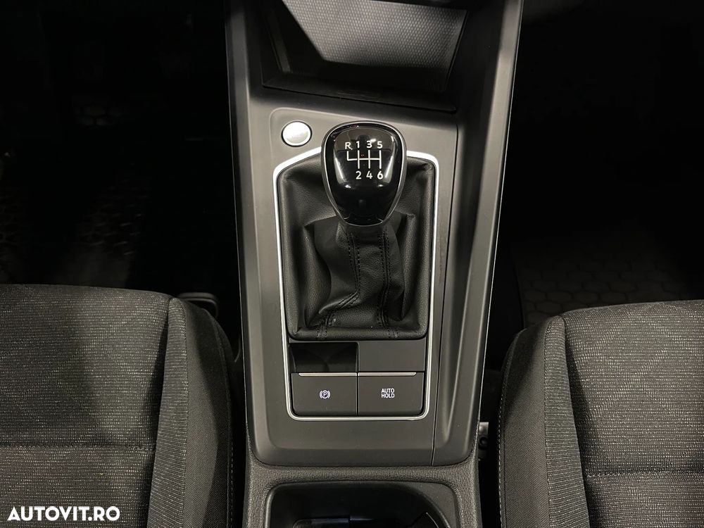 Volkswagen Golf 2.0 TDI SCR Life - 25