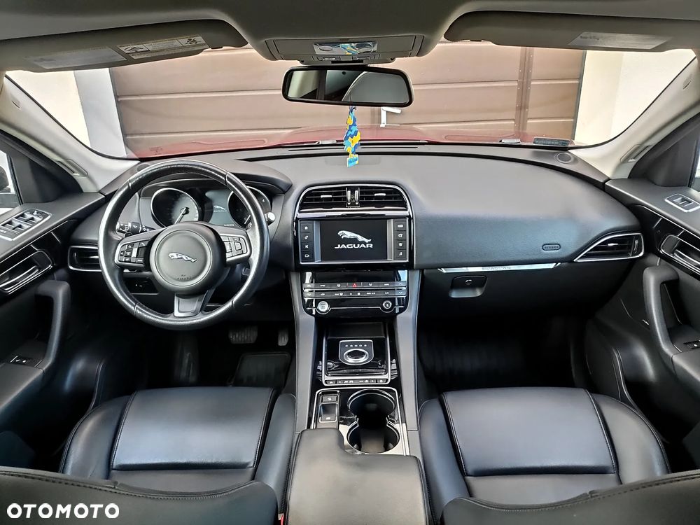 Jaguar F-Pace - 9