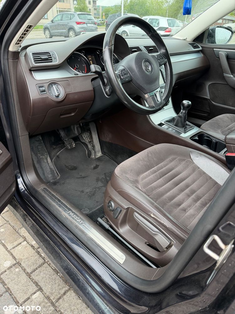Volkswagen Passat 2.0 TDI Highline - 12
