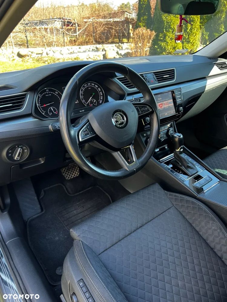 Skoda Superb 2.0 TDI DSG Ambition - 13