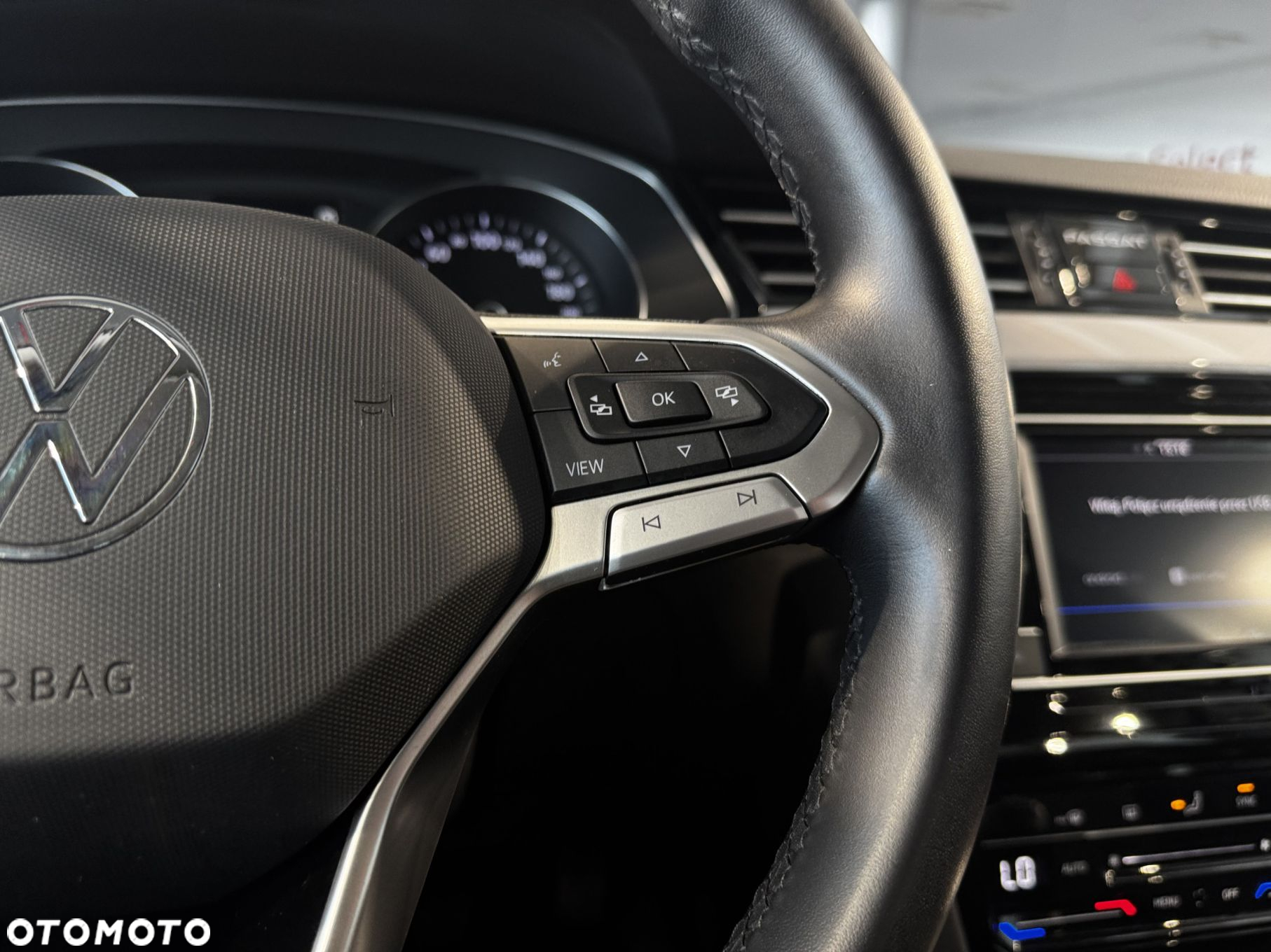 Volkswagen Passat - 21