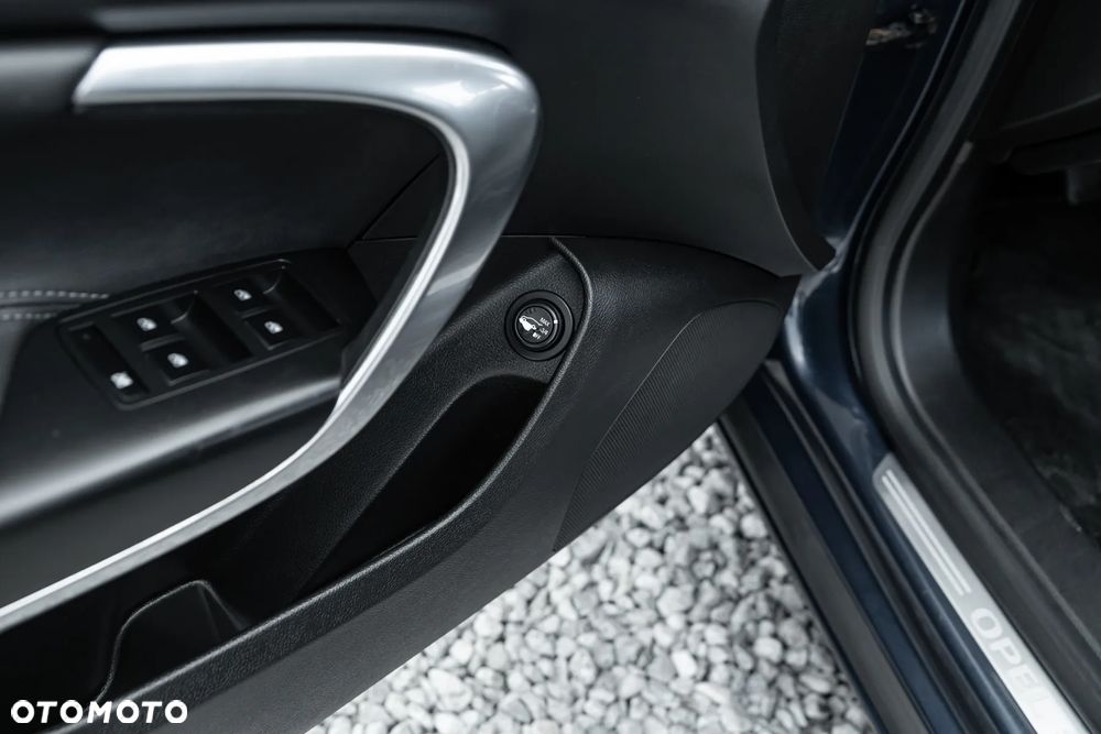 Opel Insignia 2.0 Turbo 4x4 Cosmo - 20