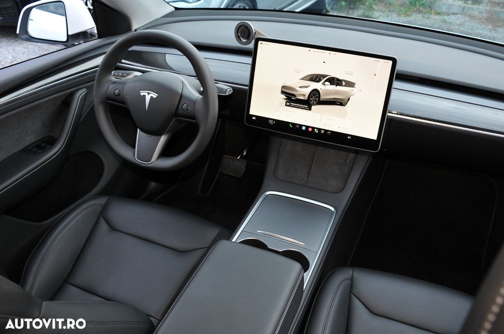 Tesla Model Y Long Range Dual Motor AWD - 6